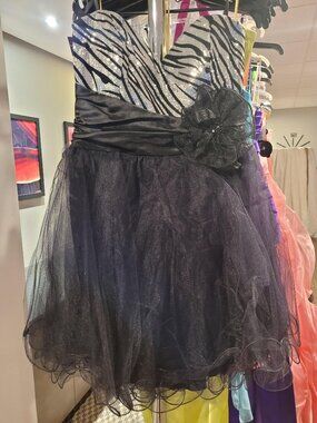 Josh & Jazz 898589 Size 12 Black and Silver Prom/Homecoming Short Cocktail Dress